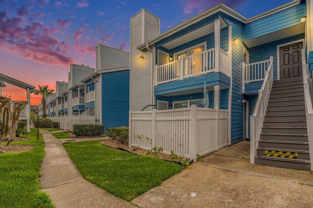 3506 Cove View Boulevard - Photo 1