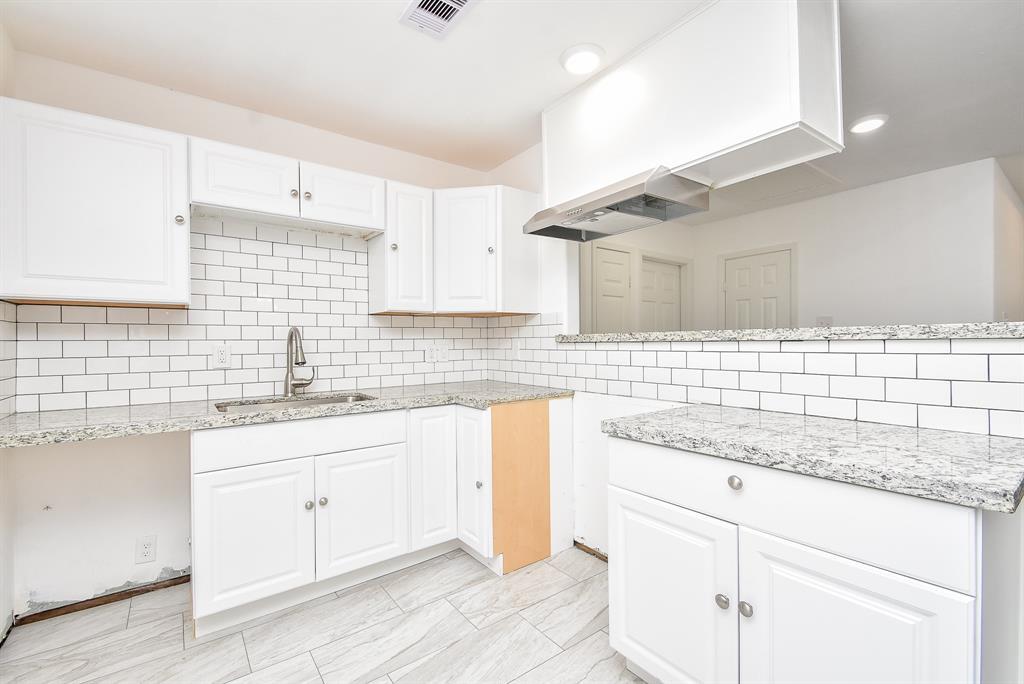 5619 Ridgeway Drive - Photo 1