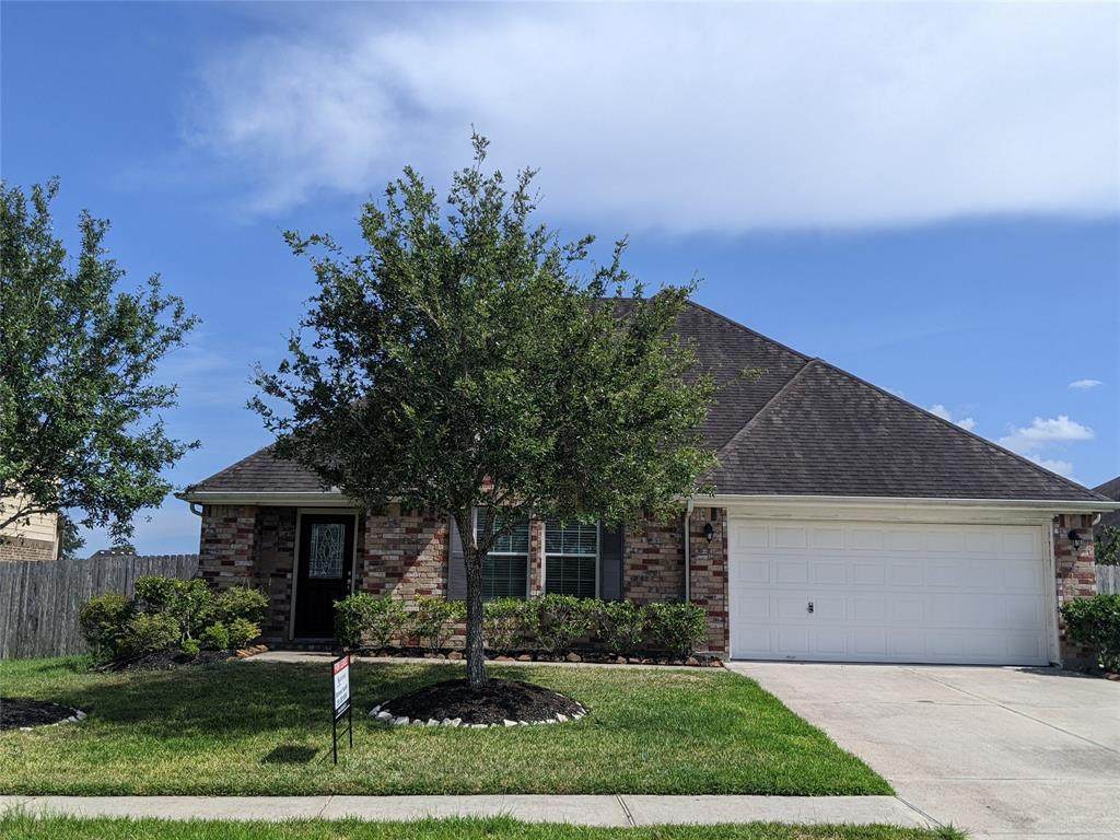 3913 Glenoak Drive - Photo 1
