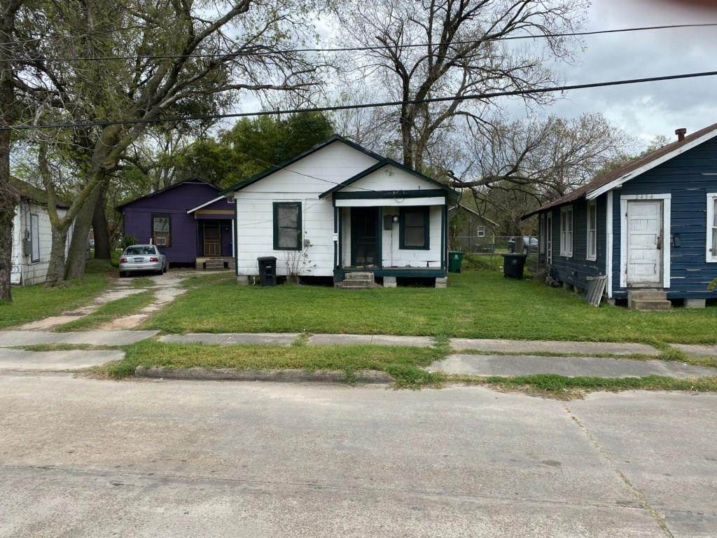 2502 Altoona Street - Photo 1