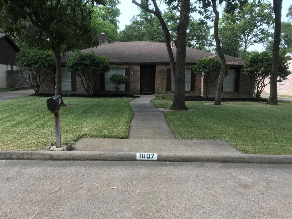 1007 Woodfield Lane - Photo 1