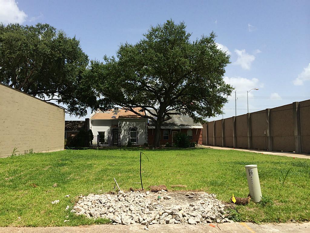 4011 Breakwood Drive - Photo 1
