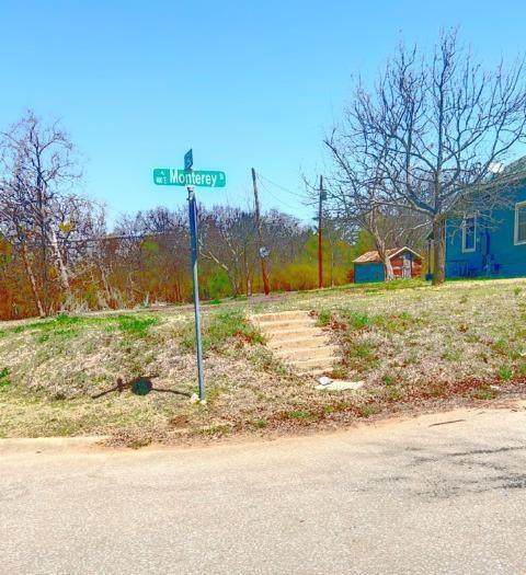 423 E Monterey - Photo 1