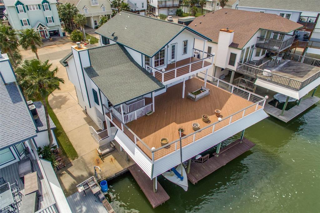310 Commander Drive - Photo 1