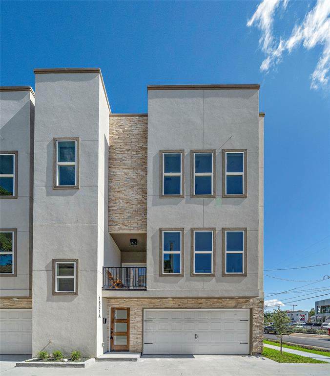 1521 Laird Street - Photo 1