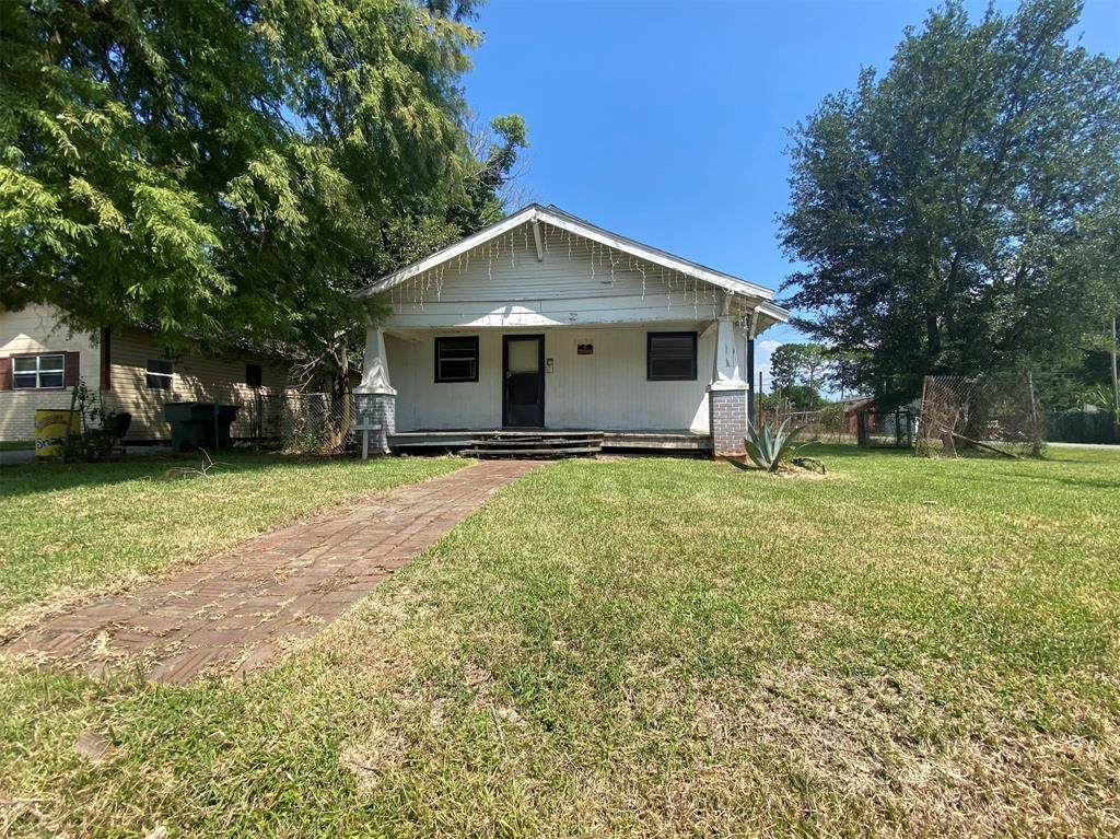 1900 15th Street - Photo 1