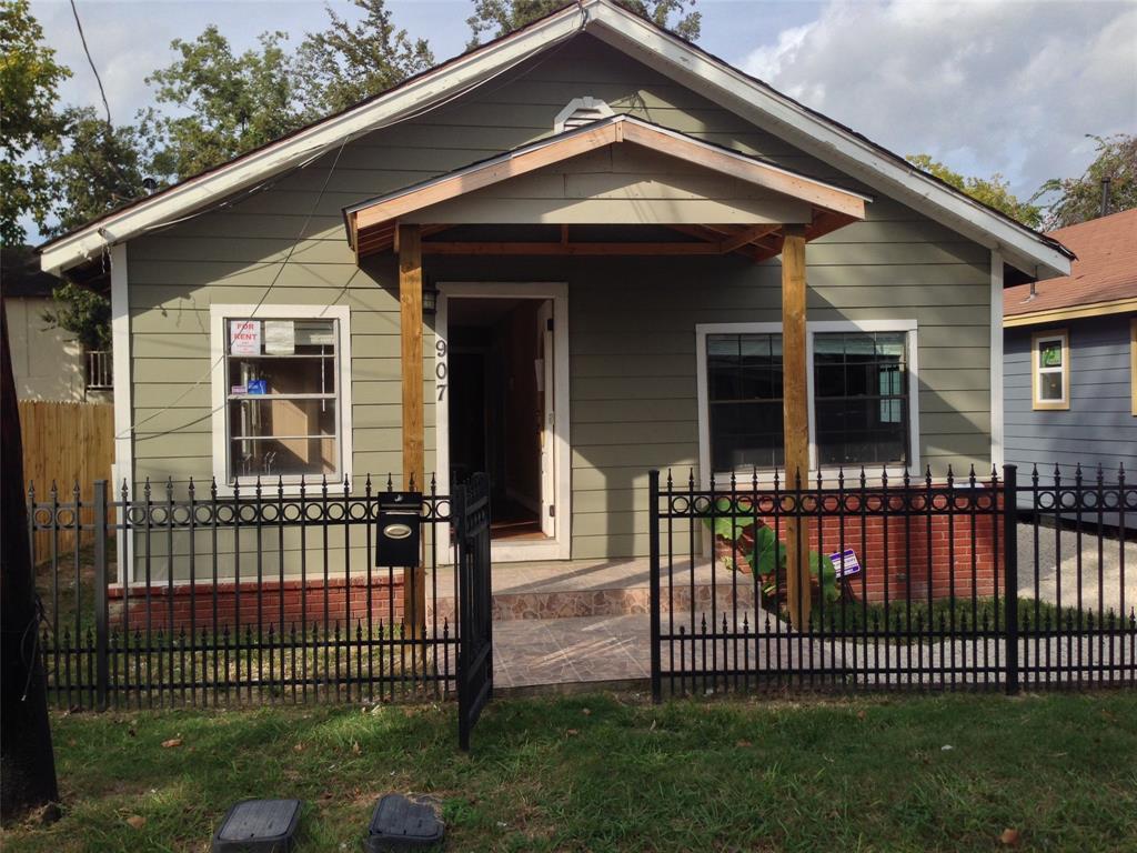 907 Mcintosh Street - Photo 1