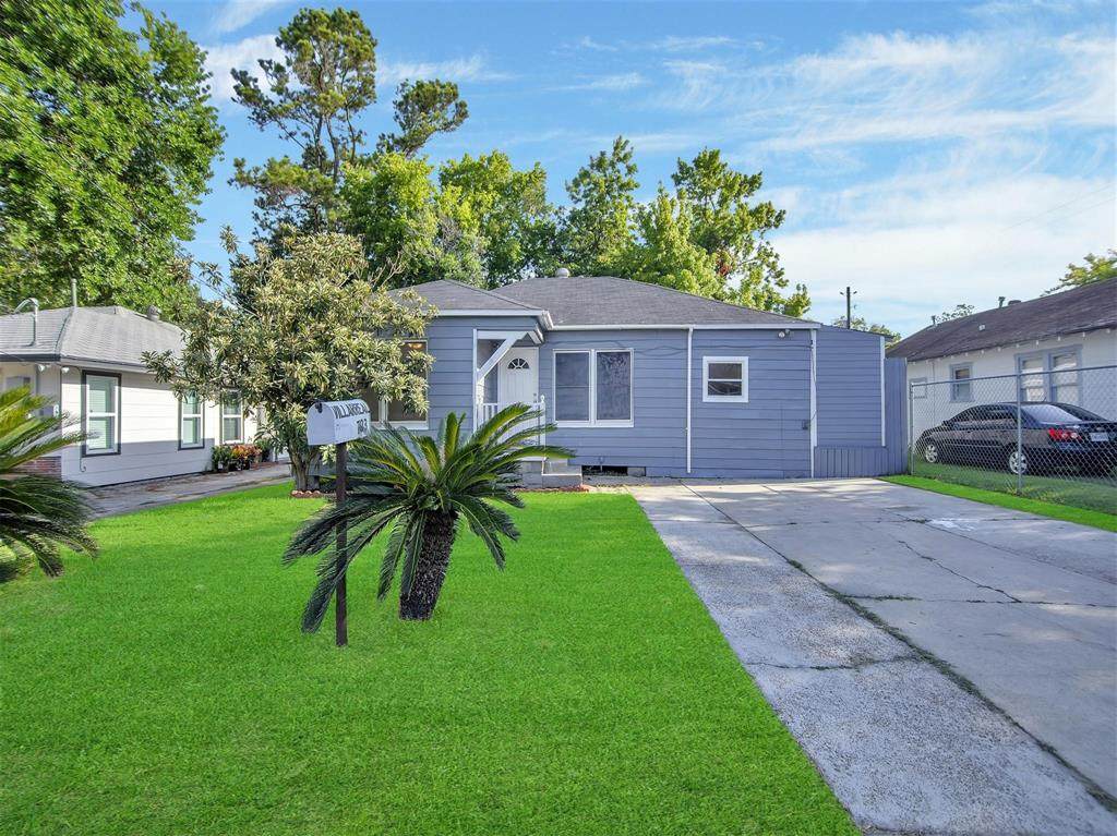 703 Adoue Street - Photo 1
