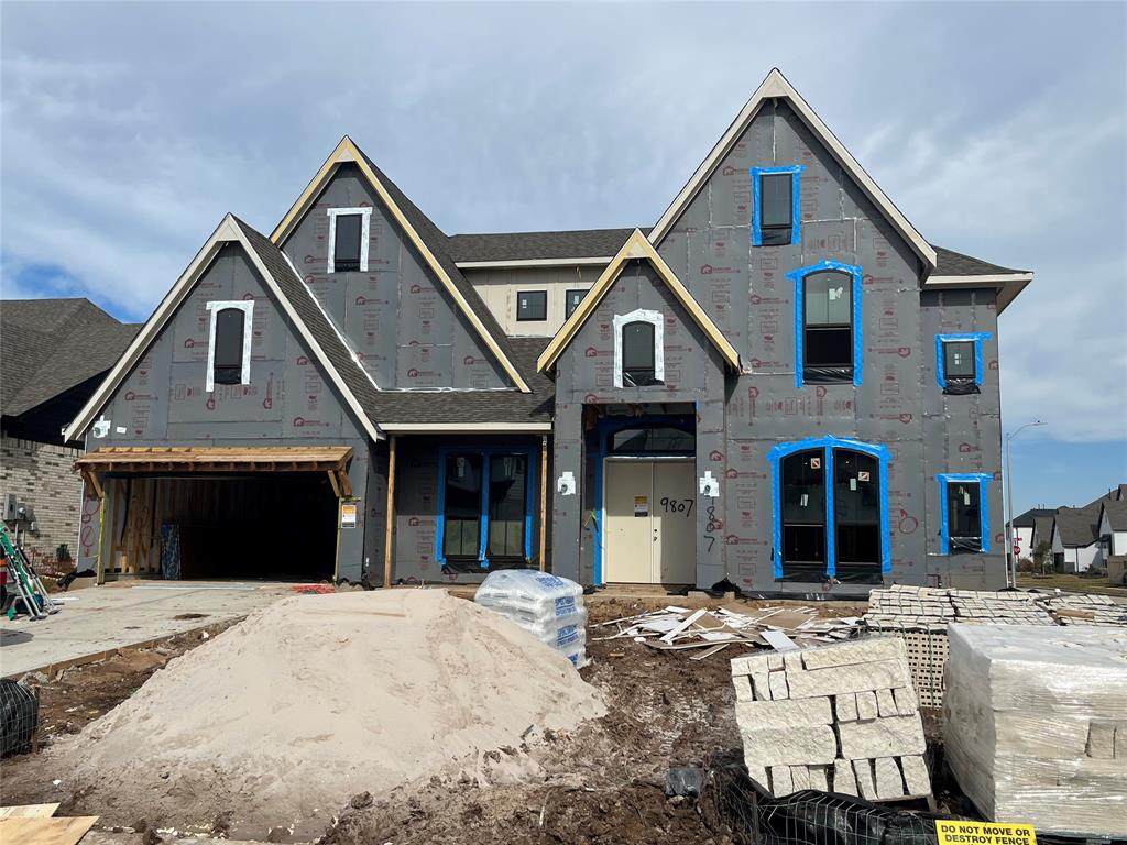 9807 Oakwood Trail - Photo 1