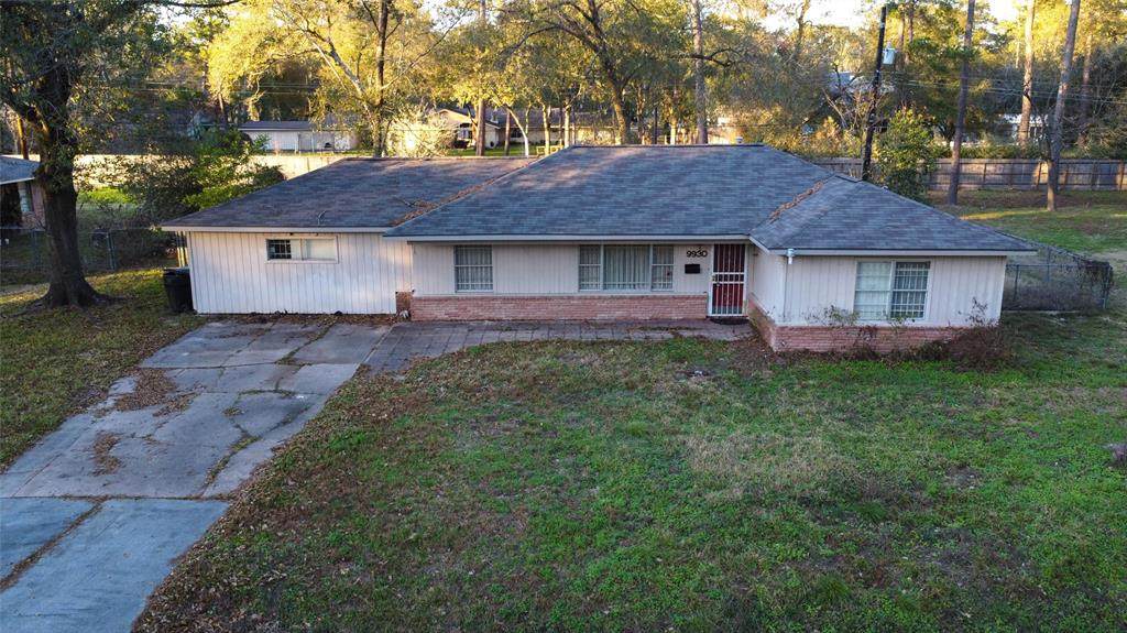9930 Warwana Road - Photo 1