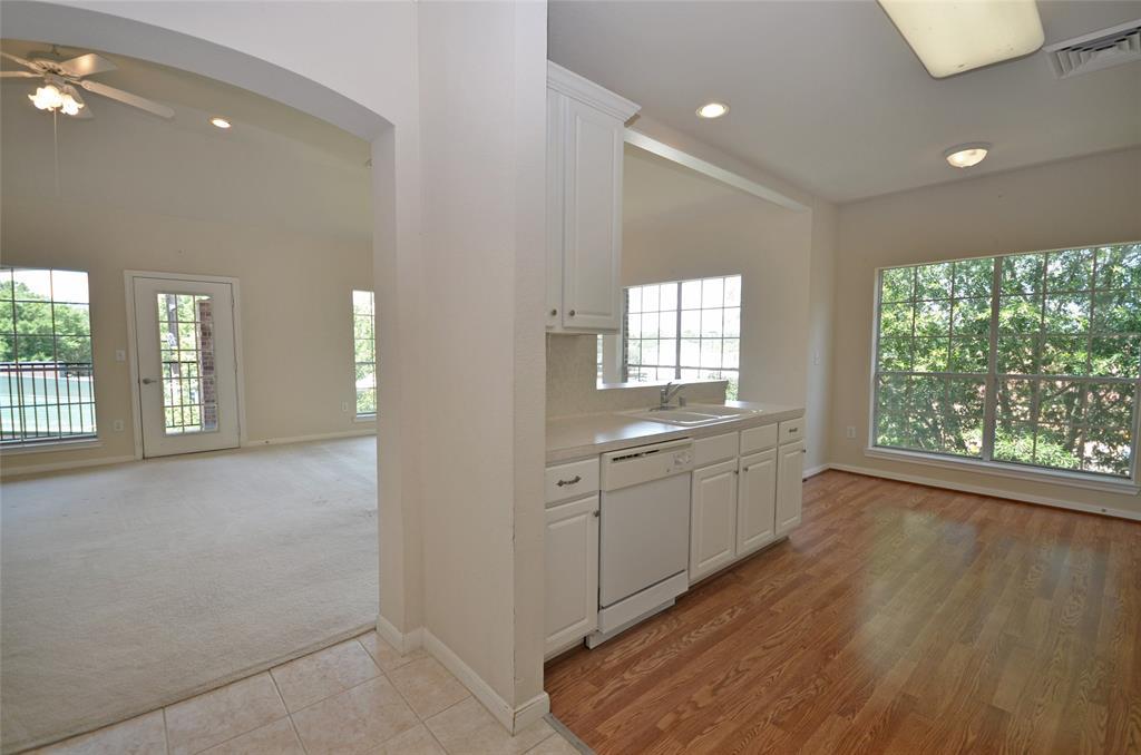 2815 Kings Crossing Drive - Photo 1