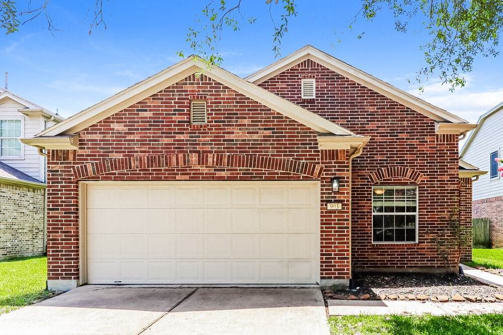 903 Butterfly Lane - Photo 1