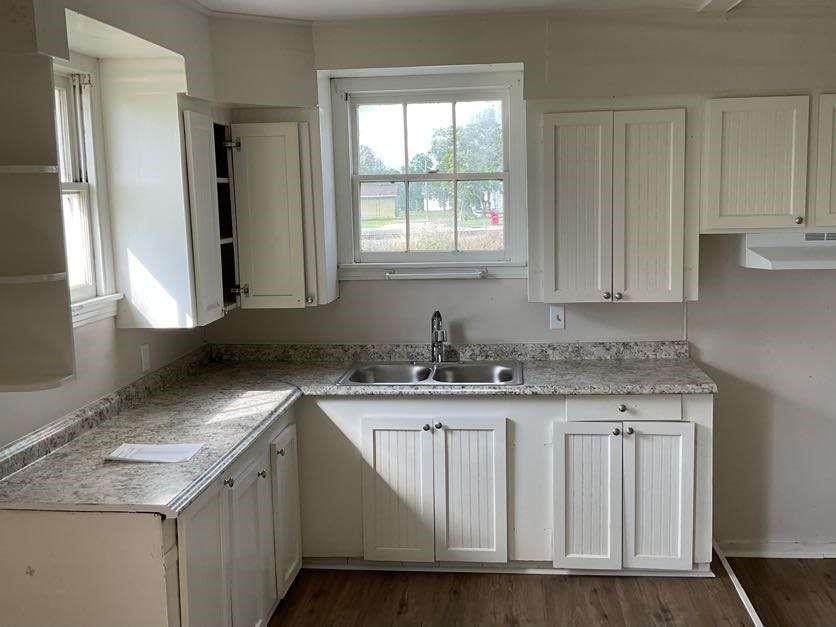 621 7th Street - Photo 1