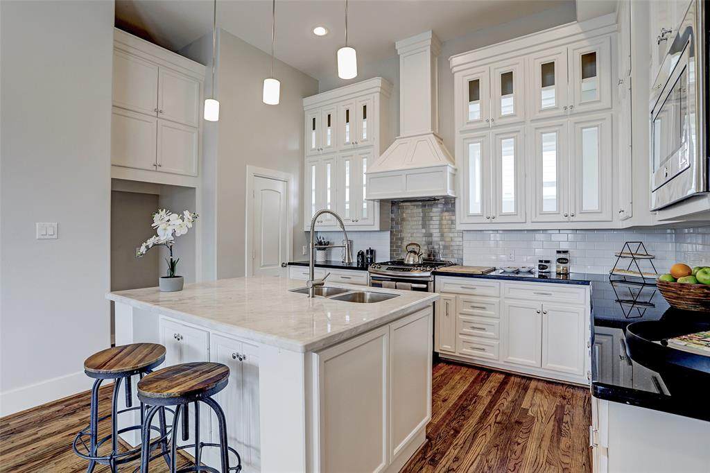 2020 Mcgowen Street - Photo 1