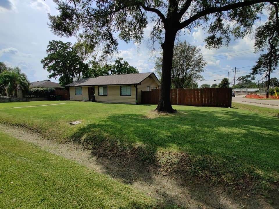 802 Redondo Drive - Photo 1