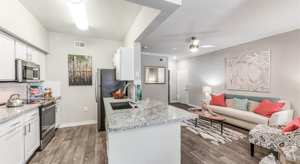 938 N Kingwood Dr - Photo 1