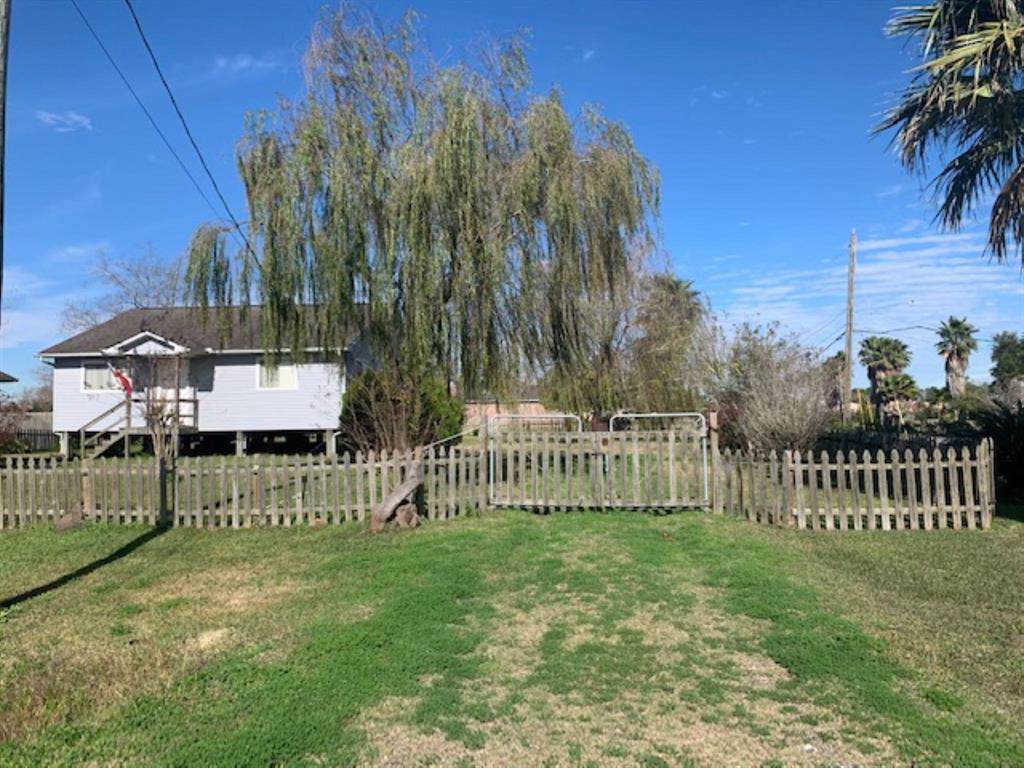 2704 Avenue D - Photo 1
