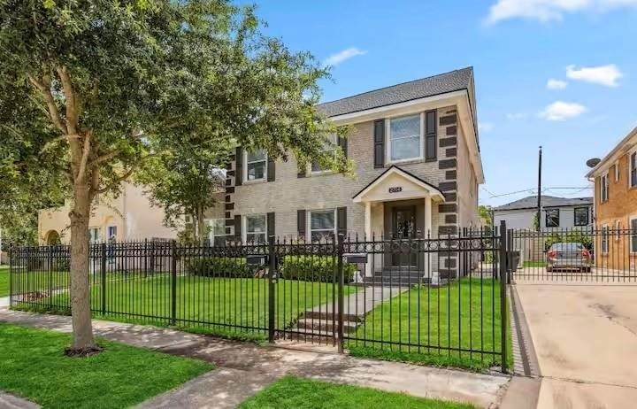 2714 Palm Street - Photo 1