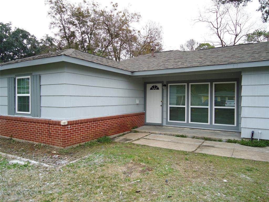 2318 Pecan Street - Photo 1
