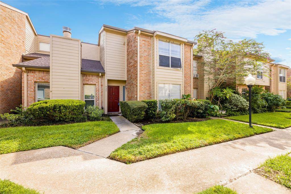 924 Memorial Village Drive - Photo 1