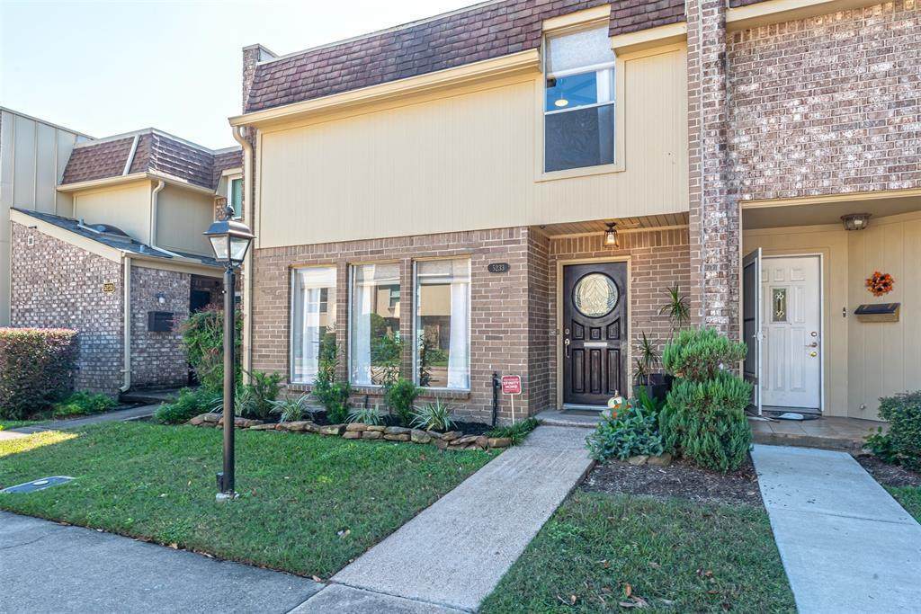 5233 Woodlawn Place - Photo 1