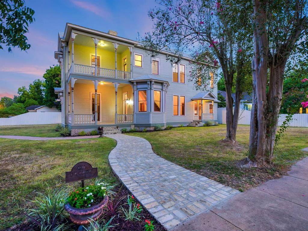 722 Saint Francis Street - Photo 1