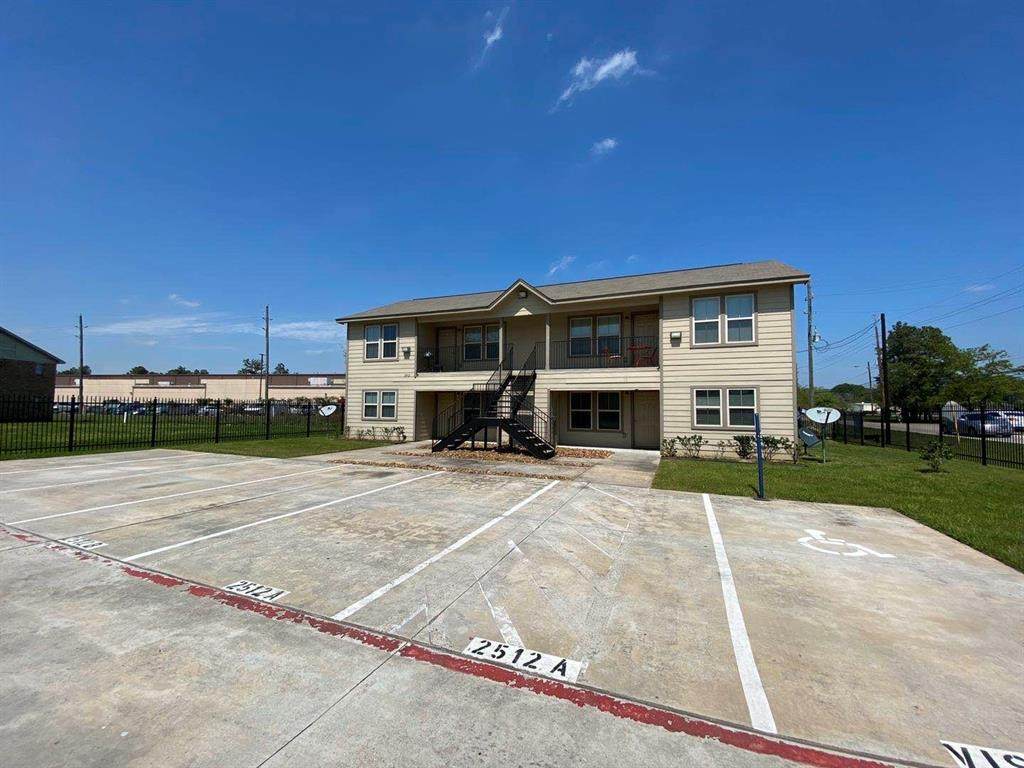 2512 Houston Avenue - Photo 1
