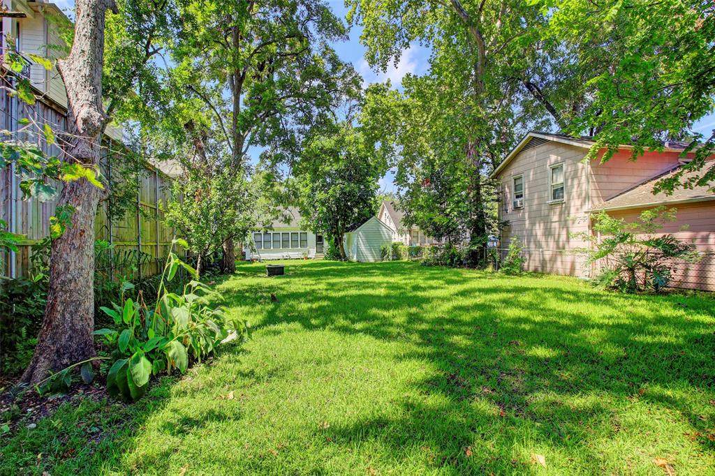2214 Oxford Street - Photo 1