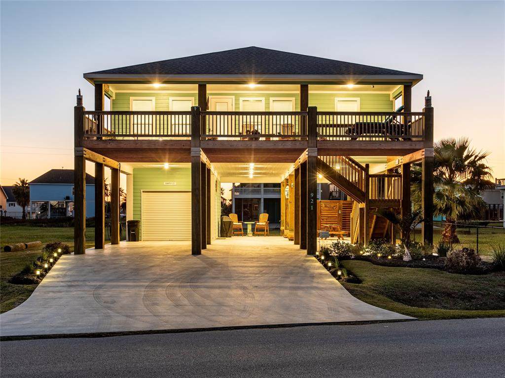 921 Yucca Drive - Photo 1