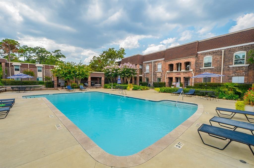 7575 Katy Freeway - Photo 1