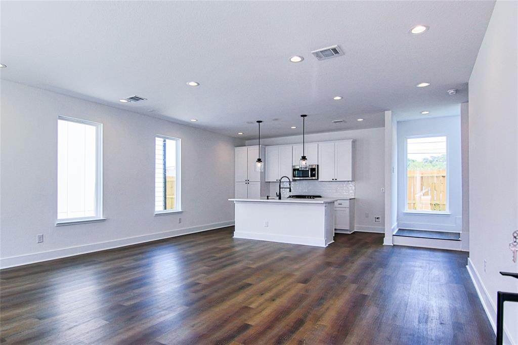 253 Julia Street - Photo 1