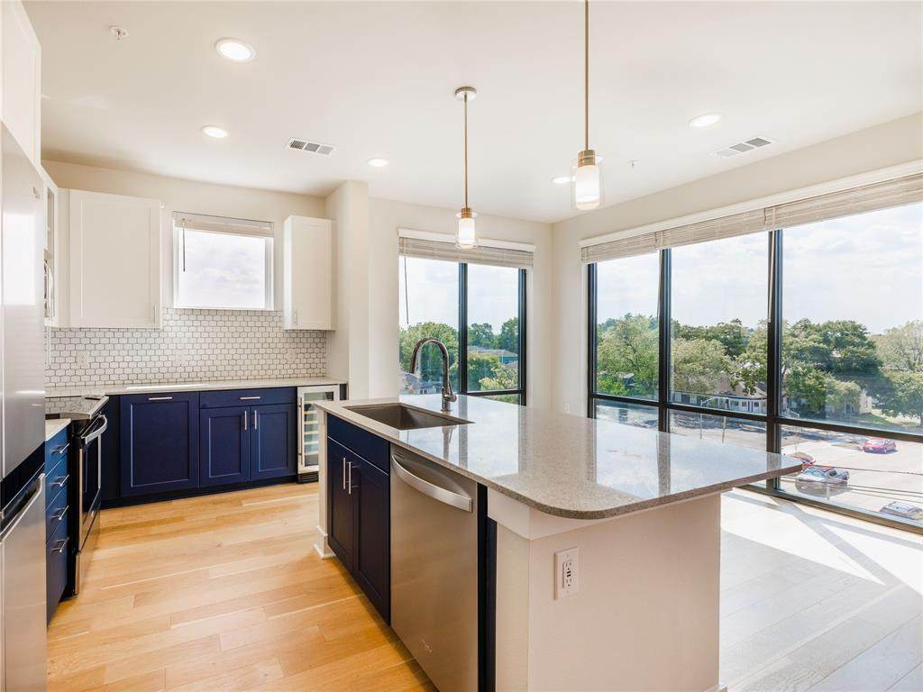 555 19 Street - Photo 1