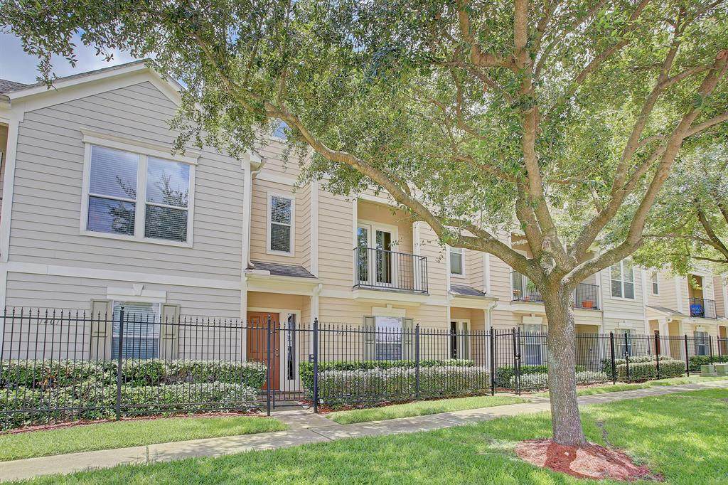 1405 Paige Street - Photo 1
