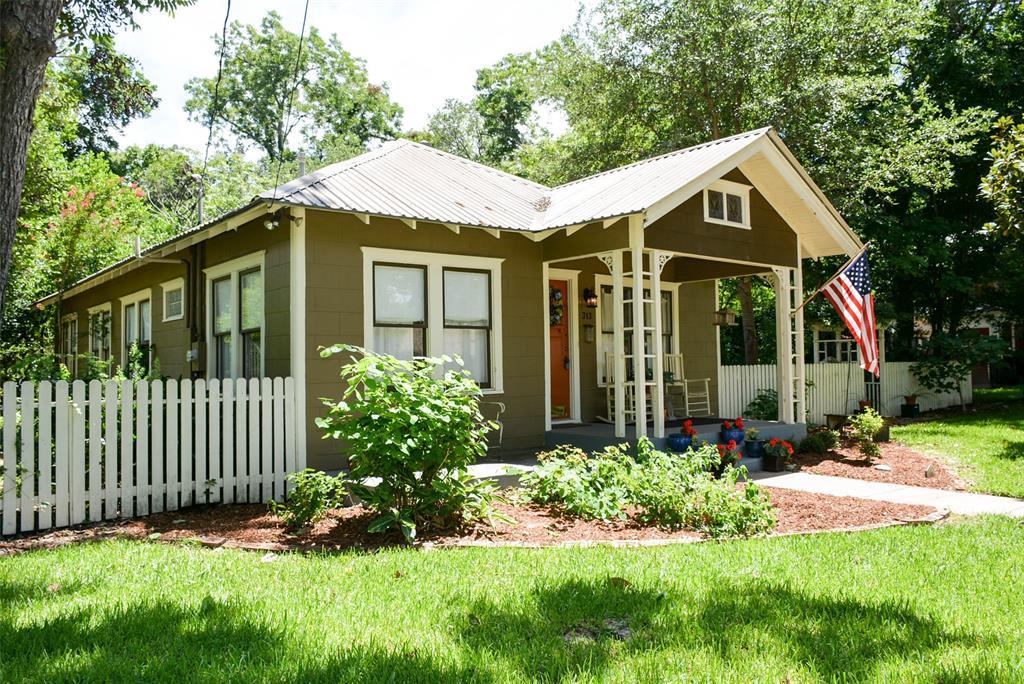 313 Dewees Street - Photo 1