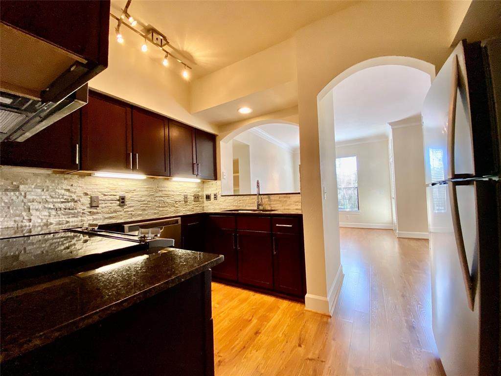 320 Jackson Hill Street - Photo 1