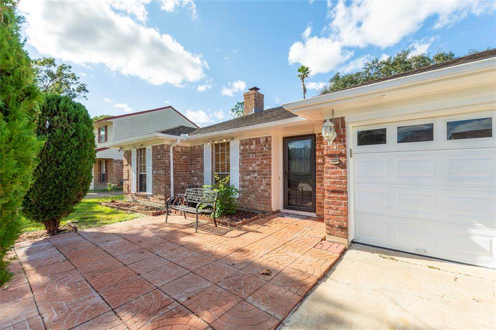15410 Linkshire Drive - Photo 1