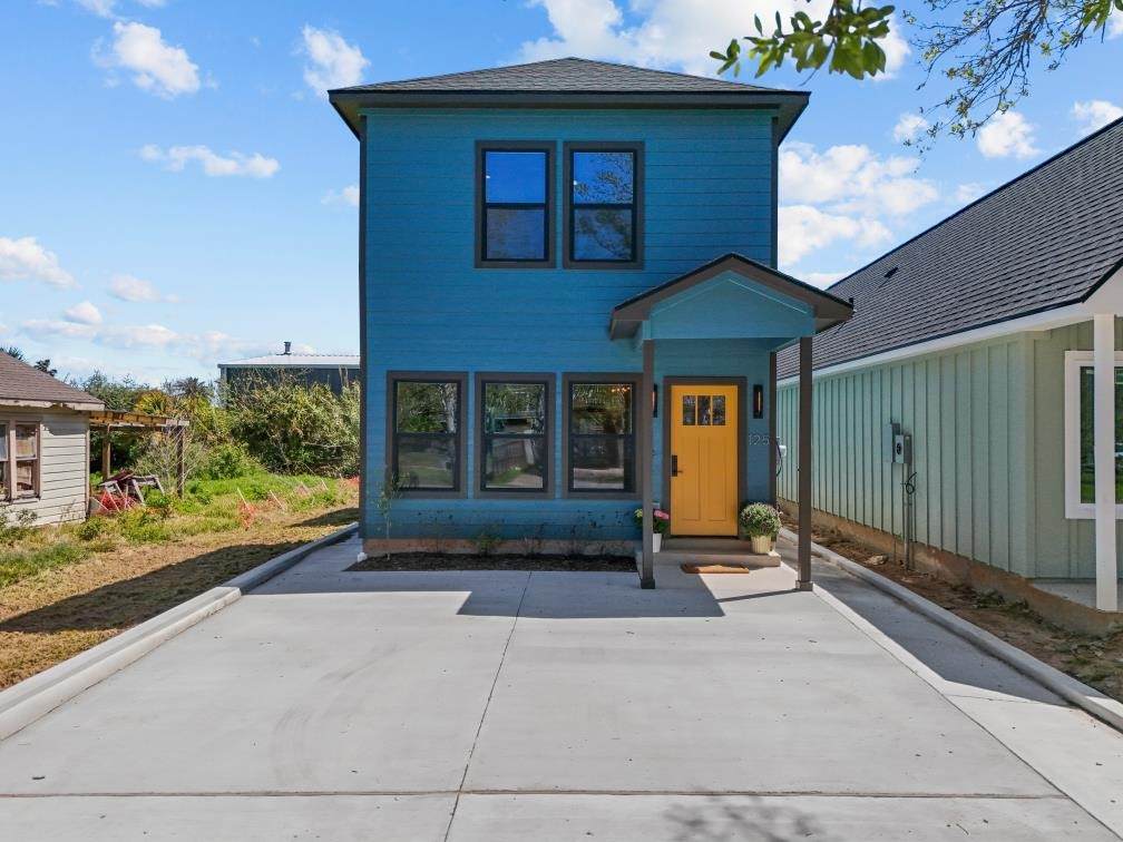125 4th Street - Photo 1