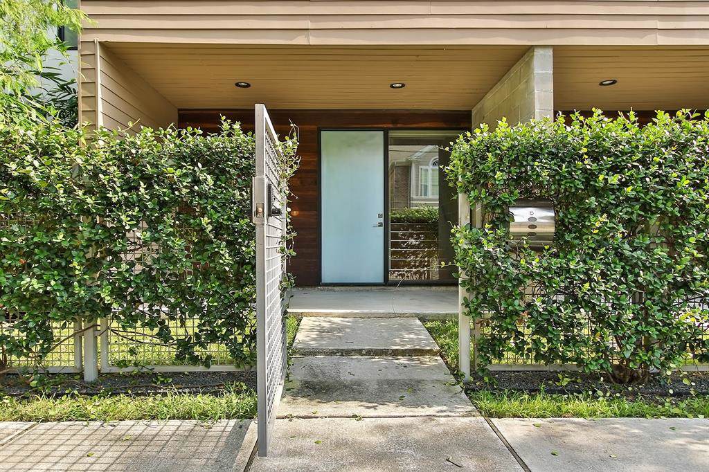 2204 Whitney Street - Photo 1