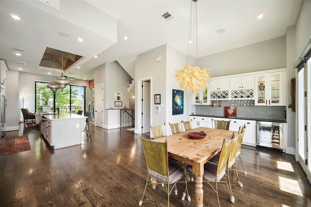 619 North Live Oak Street - Photo 1