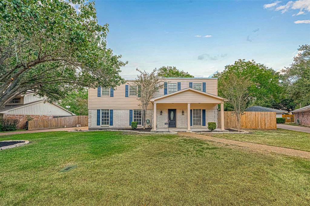 1413 Linwood Drive - Photo 1
