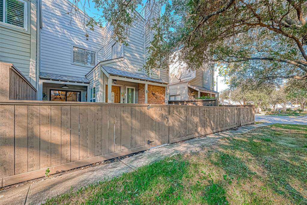 11733 Lakeside Place Drive - Photo 1