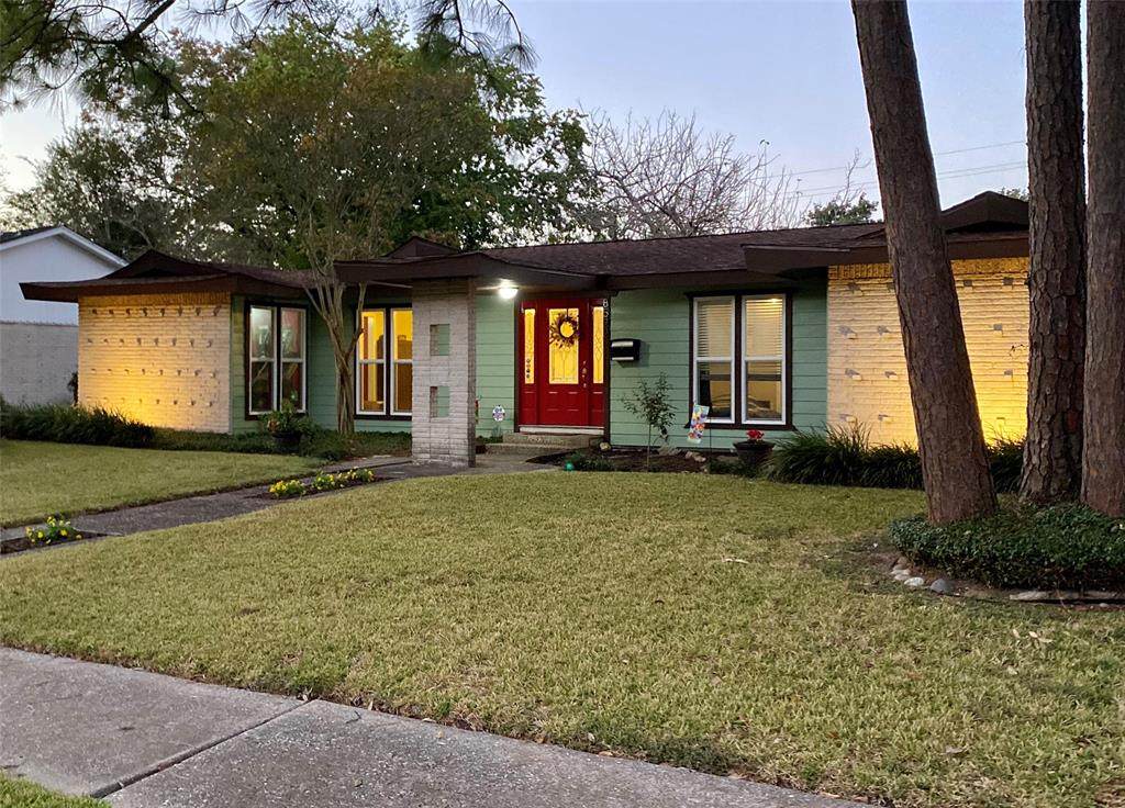 8522 Dashwood Drive - Photo 1