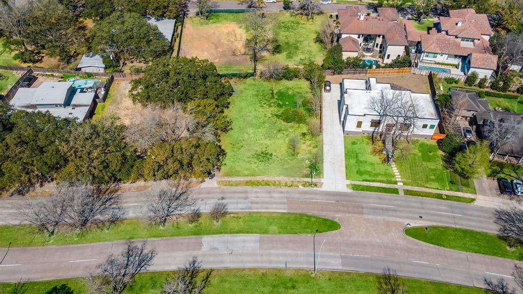 4810 Braeswood Boulevard - Photo 1