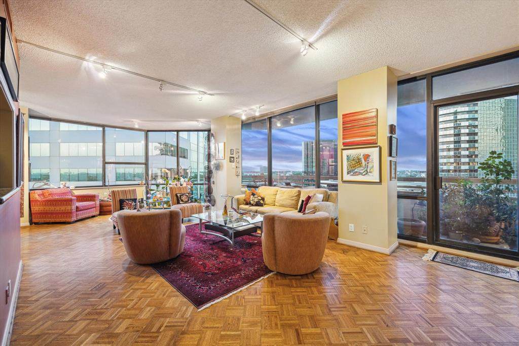 14 Greenway Plaza - Photo 1