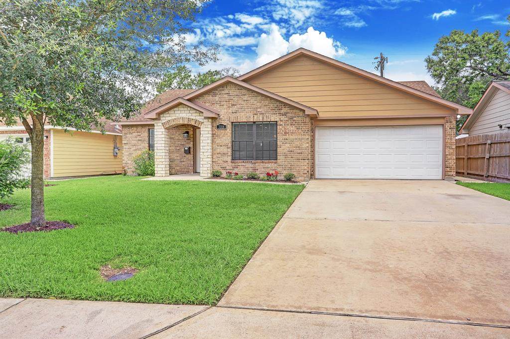 3318 Askew Street - Photo 1