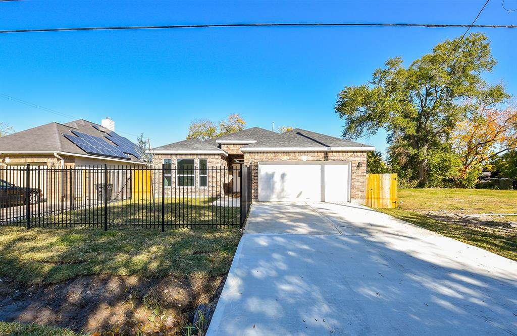 4605 Larkspur Street - Photo 1