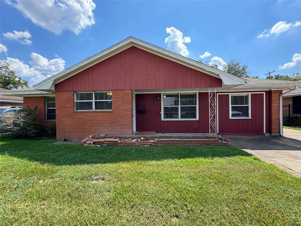 4310 Hartsville Road - Photo 1