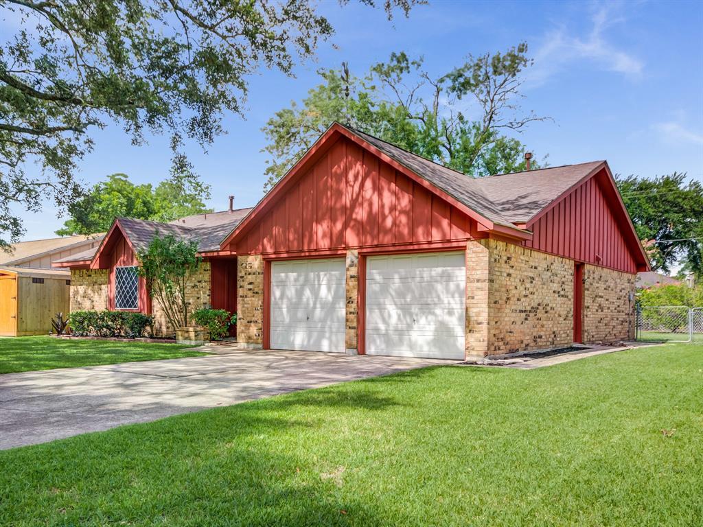1506 Sierra Drive - Photo 1