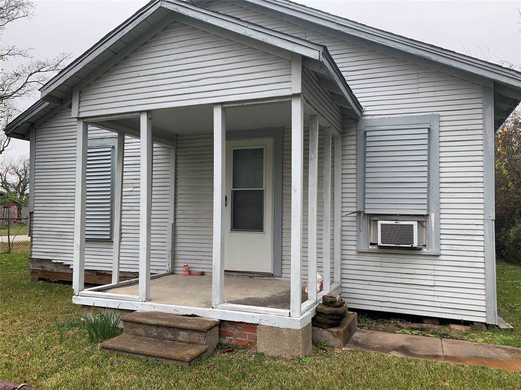 2532 1st Avenue - Photo 1