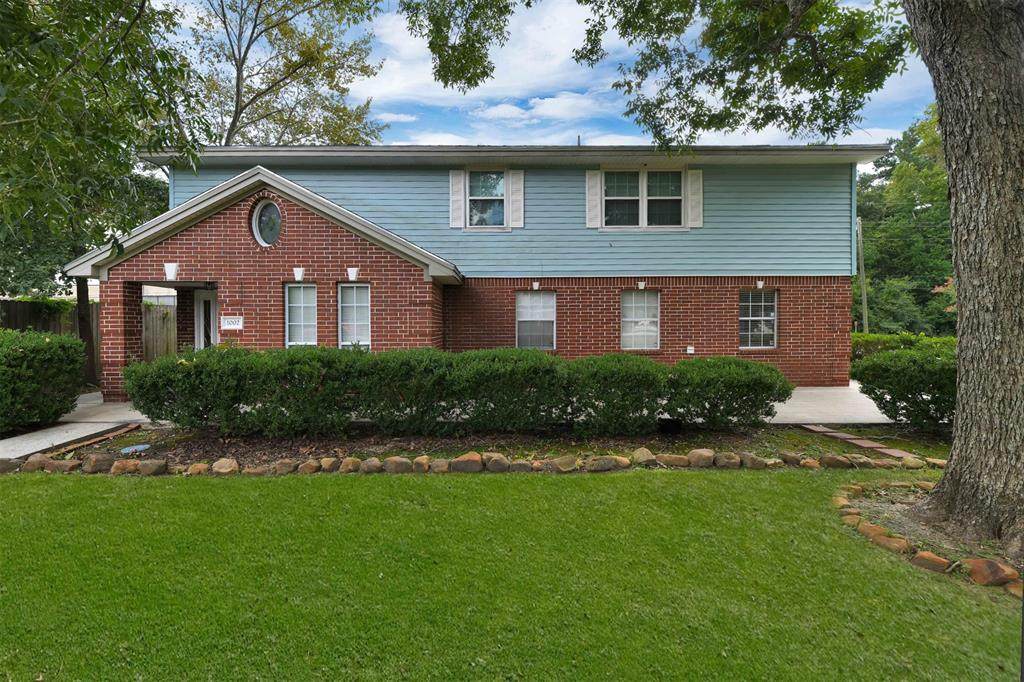 1002 Corydon Drive - Photo 1